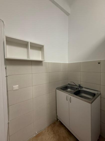 Apartament cu 2 camere semidecomandate , zona semicentrala - Horea