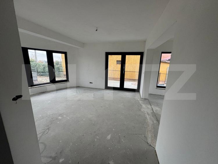 Casa de vanzare semifinisata 167MP, teren 960 mp, in Lazuri