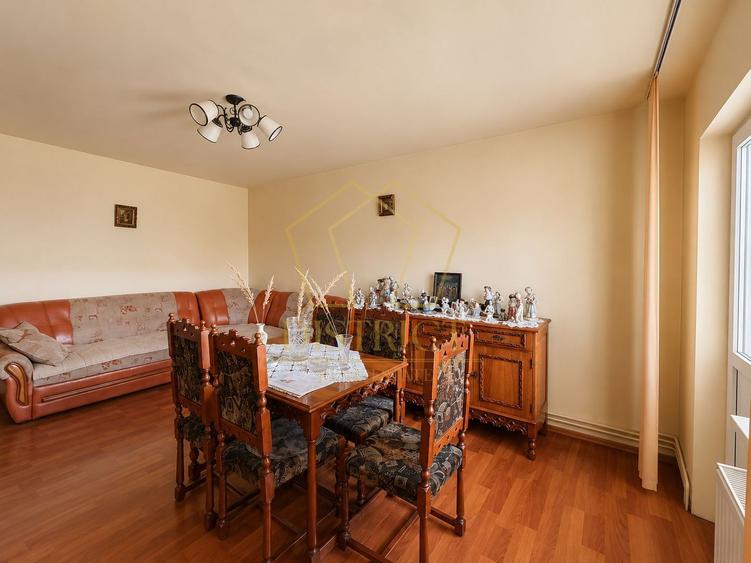 Apartament decomandat cu 3 camere | Aradului