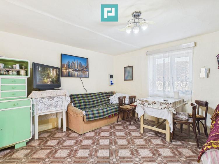 Proprietate cu 3 case din văiugă și teren în Nadab
