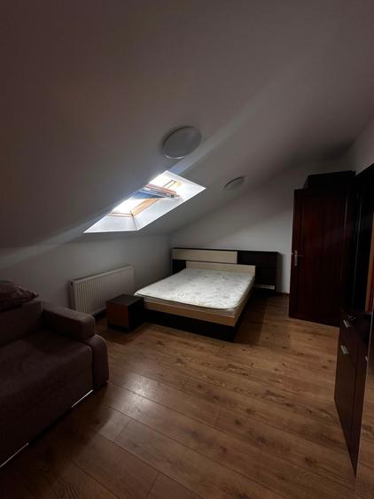 Apartament PENTHOUSE, 3 camere, 2 bai, etajul 8/8, zona Centru-Palas Mall