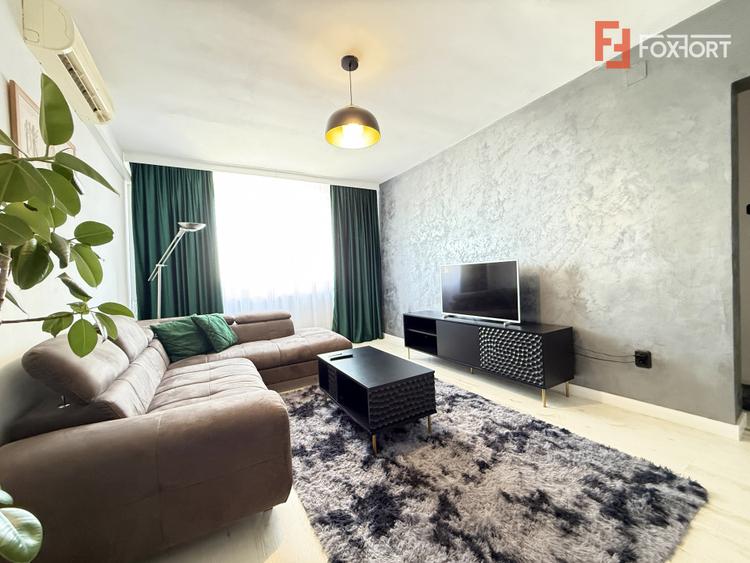 Apartament cu 3 camere, de vanzare in zona Circumvalatiunii
