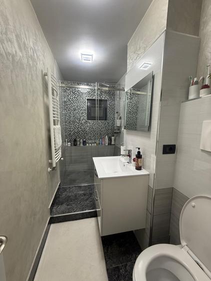 Apartament 3 camere complet renovat • Parter • Zona Comisia Centrala