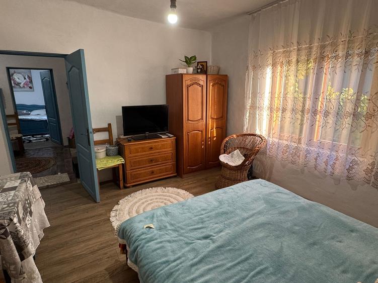 Casă de vânzare în Corbu – deschidere la strada principală!