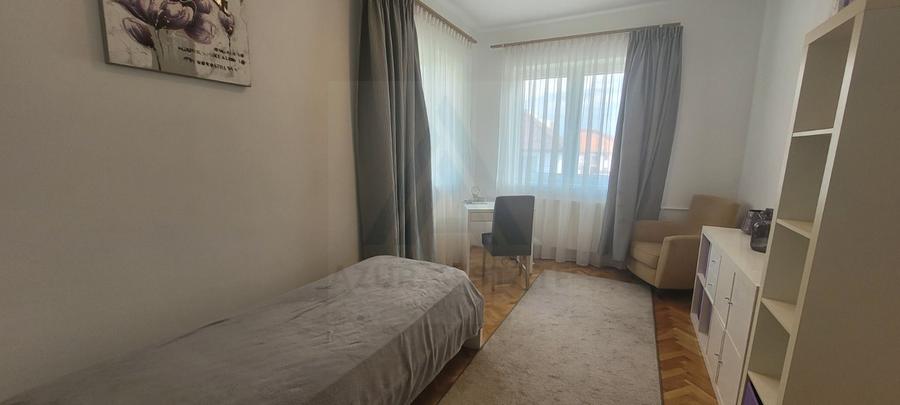 Casa duplex 4 camere 140 mp utili curte 150 mp zona Parcul Sub Arini