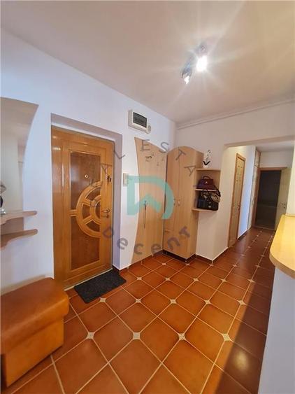 Apartament 3 camere Grivitei, intermediar, Brasov