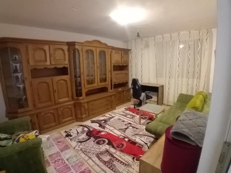 InchirieriApartamente / GarsoniereApartament 2 camere de inchiriat etaj 1,Precis