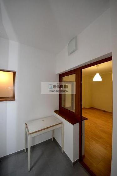Central - Vasile Lascar, Apartament 2 Camere, Parter Inalt, 63 Mp