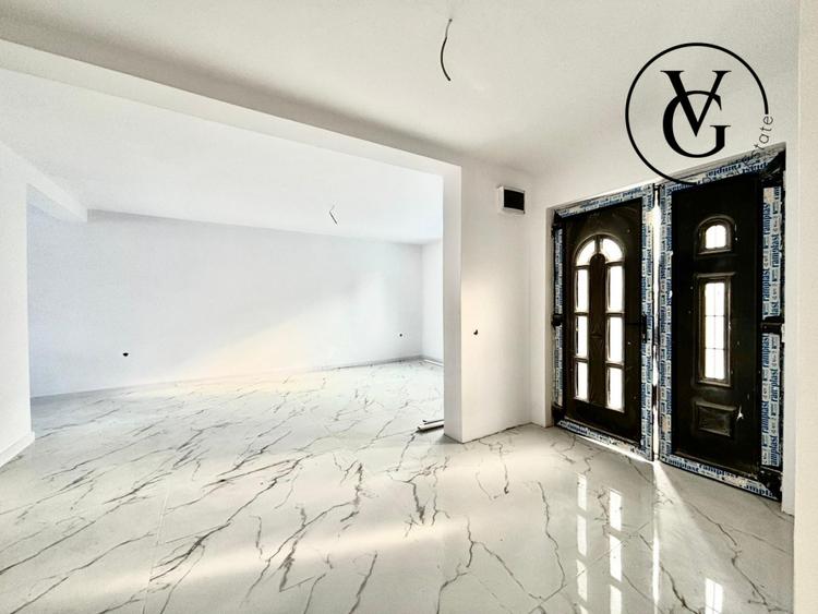 Casa la sol, 4 camere - 253 mp - Navodari