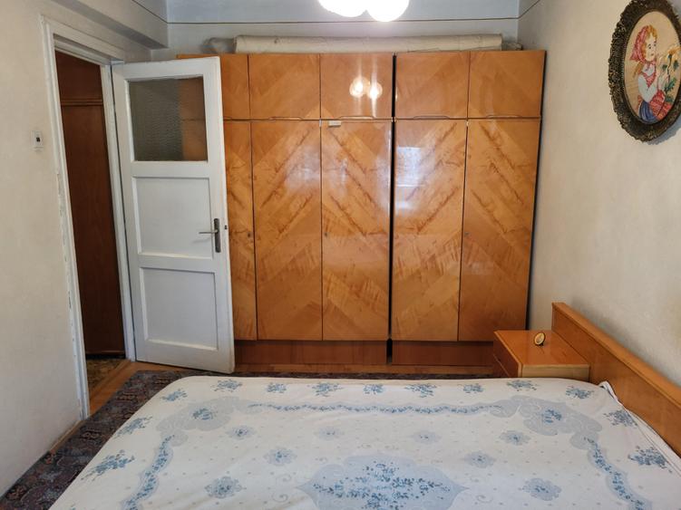 Apartament 2 camere, etaj 1, zonă gara Focsani.