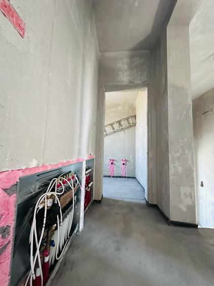 Duplex despartit prin camera tehnica - 5 camere - zona foarte buna-Mosnita Noua
