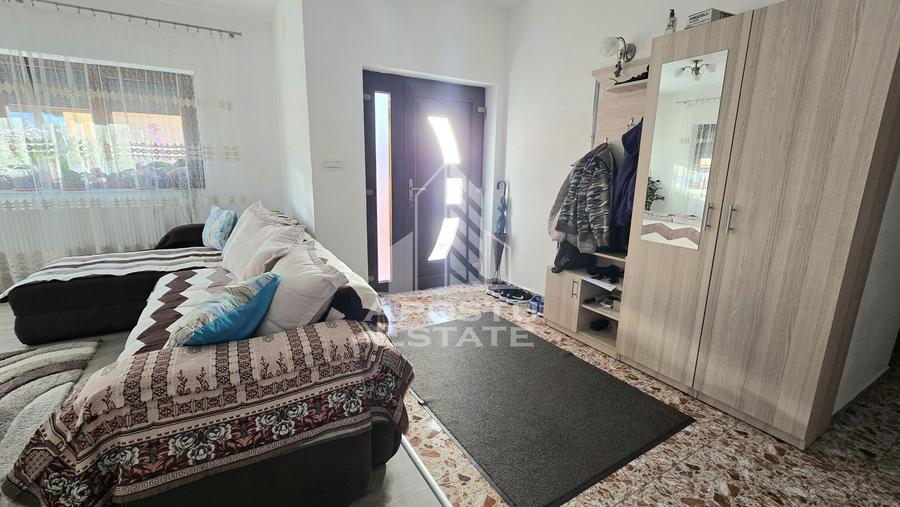 Casa individuala de vanzare cu 4 camere si garaj in Sag, vatra satului