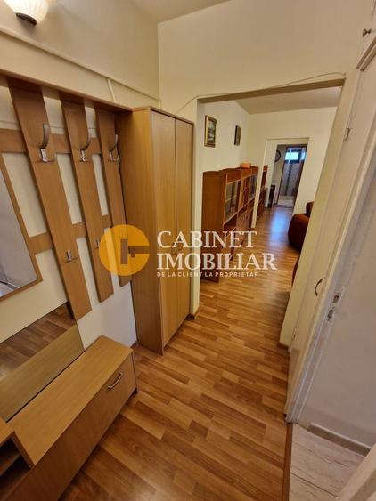 3 Camere Semidecomandat- Etaj intermediar-Zona Alexandru cel Bun