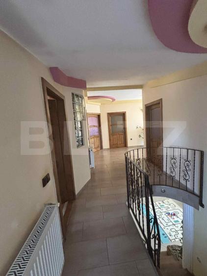 Casa de vanzare, 202 mp, zona Micro 17