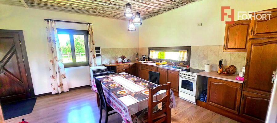 Cabane cu 7 camere de vanzare in Albac