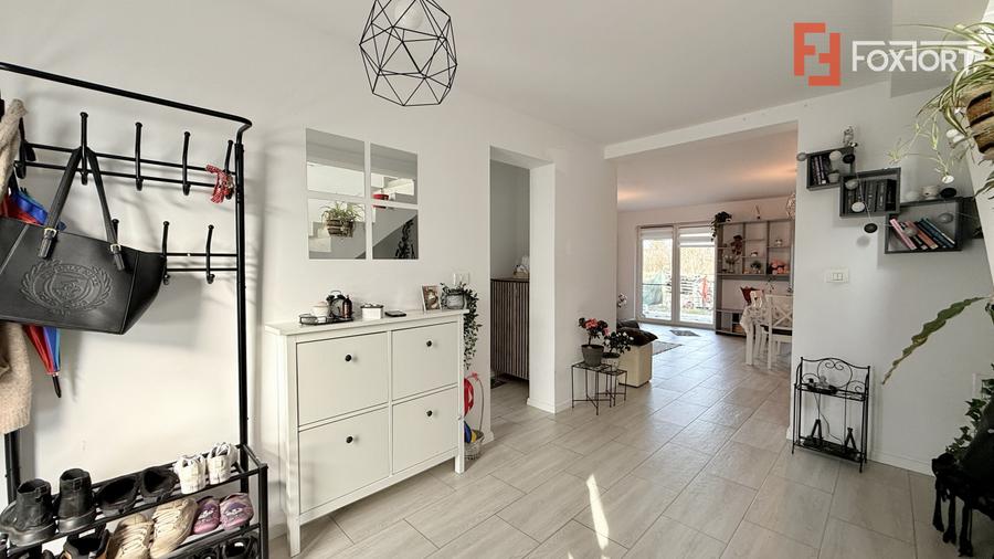 Duplex de vanzare in Sacalaz, 4 camere + 2 bai si toate utilitatile