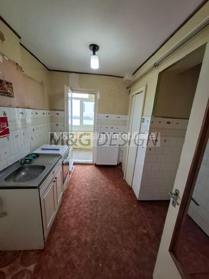 Etaj 2,  str Aries -Spitalul Judetean 3 camere - 30