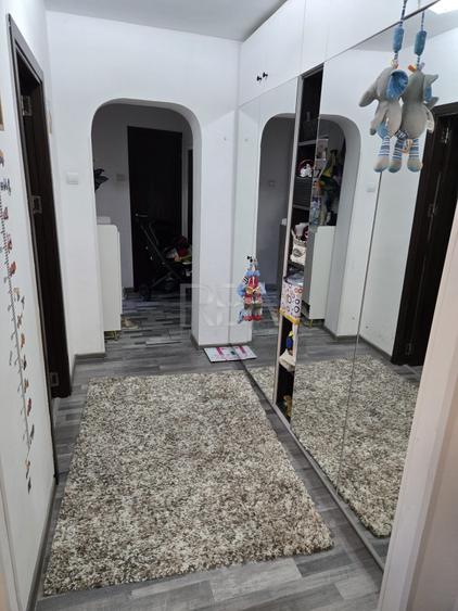 3 camere Dristor, centrală, inst. schimb., parcare, et. 3, boxă