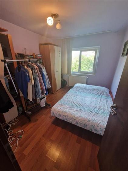 Decomandat 3 Camere 2 Bai 2 Balcoane Zona  Aradului