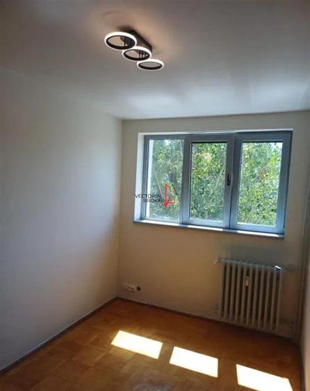 3 camere Titan Piata Minis renovat , luminos