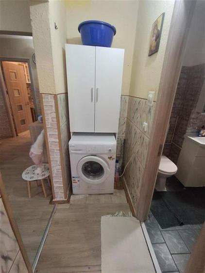 Apartament 3 camere decomandat 2 balcoane pivnita zona Valea Aurie