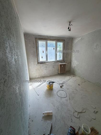 3 camere Emil Racovita etaj 1 67mp  cu boxa si loc de parcare