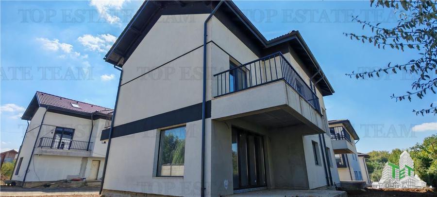 Vila individuala cuplata, in complex rezidential modern, cu 5 camere si mansarda