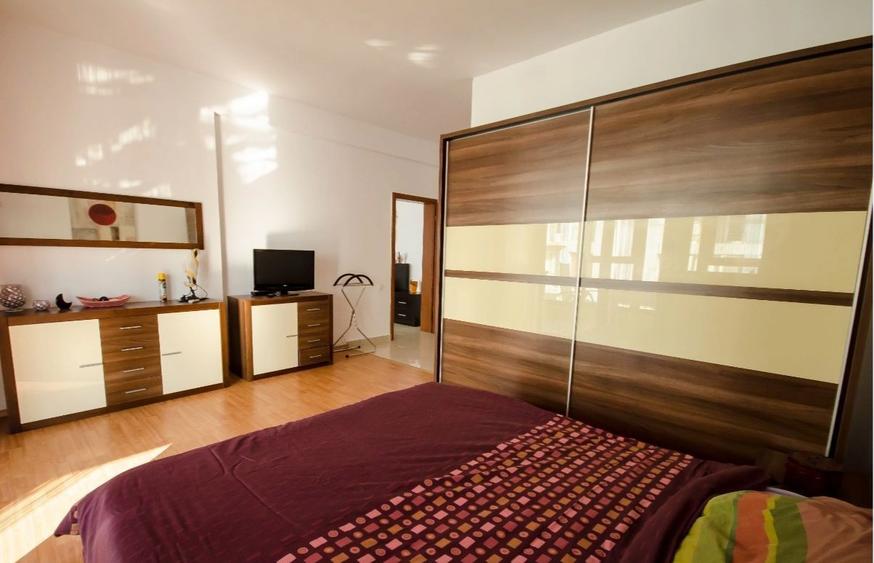 Mamaia, central, 3 camere decomandate lux, 130 mp