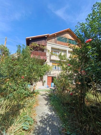 Casă tip duplex de vânzare, 181 mp, zona Săsar