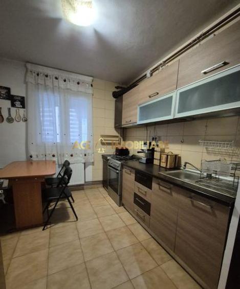 3 Camere de inchiriat | Tei | Metrou | Centrala Proprie