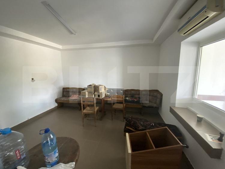 Spatiu comercial 4 camere 215 mp utili cu un vad excelent, zona Hereclean
