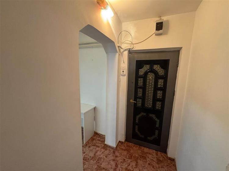 Sp comercial 36 mp, stradal, zona Sud