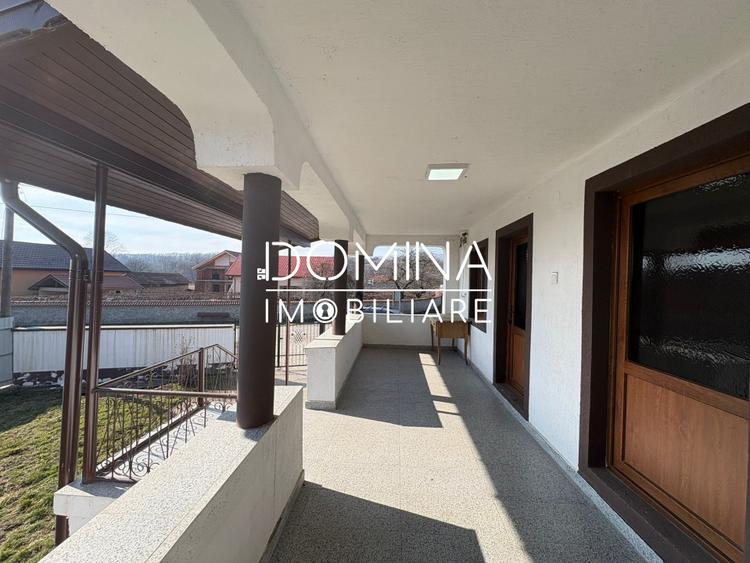 Vanzare casa P+1 si teren generos in Stanesti - *stil rustic-conac*