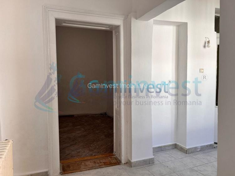 Apartament cu 3 camere de vanzare, Oradea, zona ultracentrala, aproape de teatru