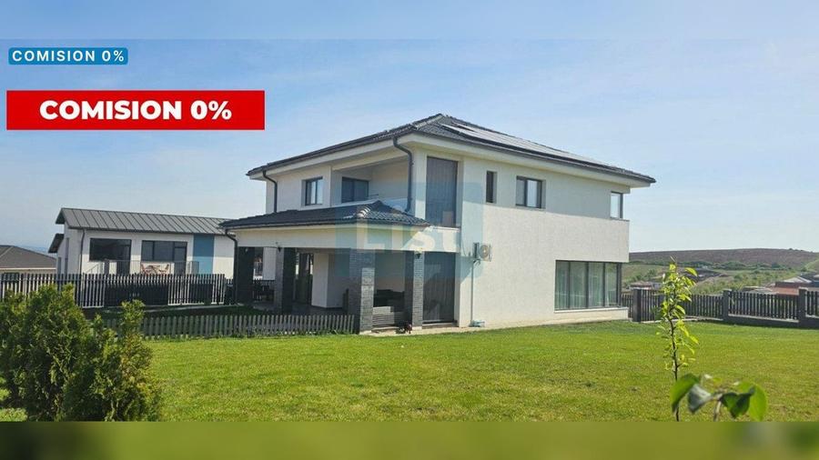 Casa ultrafinisata, garaj, panouri fotovoltaice