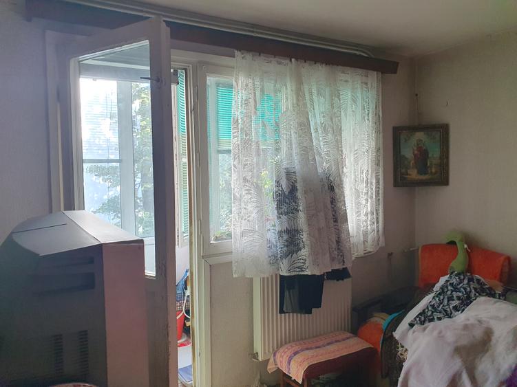 Vanzare- 3 camere-Dr Taberei-Parva-dec-3/4-CT-boxa-bl 72-termopan-125000 E