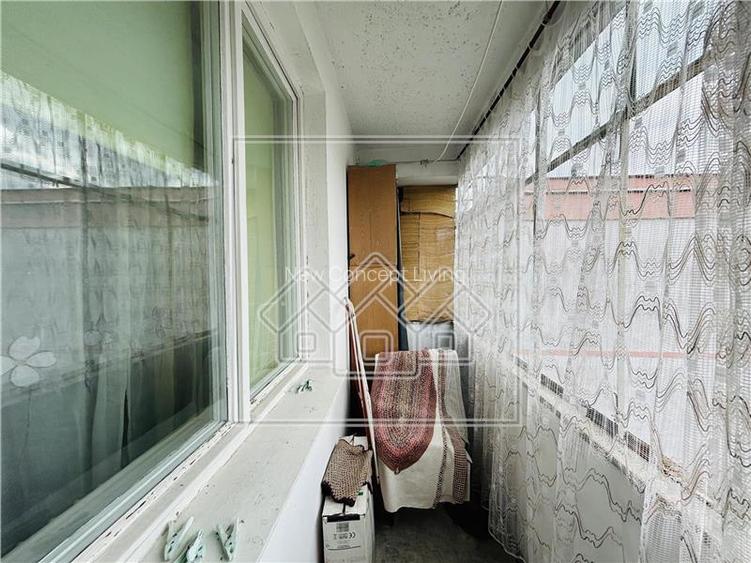 Ap cu 3 camere, balcon, Zona Strand, la cheie, zona buna - 18