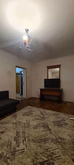 De vanzare apartament cu 2 camere, central, Bloc BR, et. 2, 76.000 euro