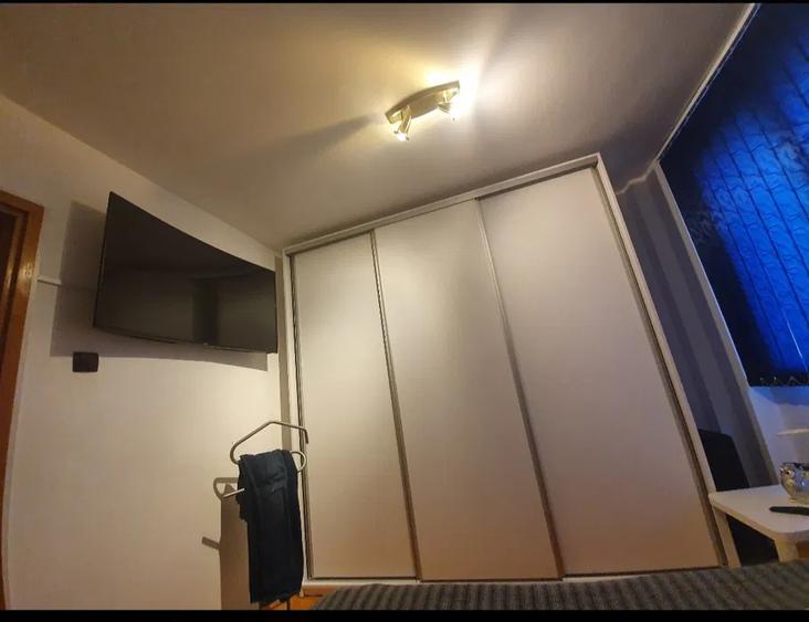Apartament 3 camere - semidecomandat - Trapezului