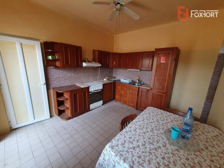 Casa individuala cu 6 camere, garaj si teren de 500 mp - zona Sagului