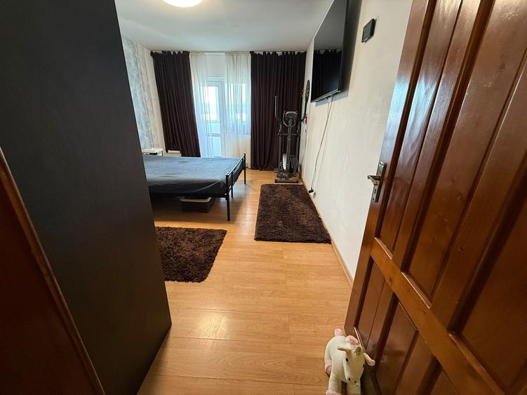 Apartament 3 camere de vanzare Mircea cel Batran