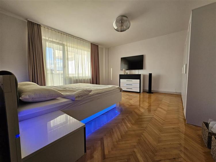 Apartament 3 camere, de inchiriat, zona Bt, Unirii