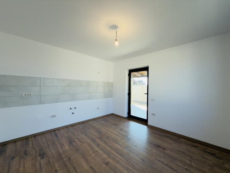 Casa individuala,410mp teren, 83mp utili+20mp terasa, Sanmihaiu Roman