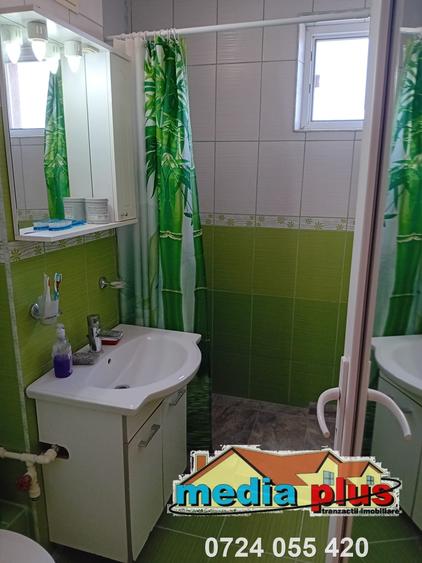 Apartament cu 3 camere decomandat Micro 20