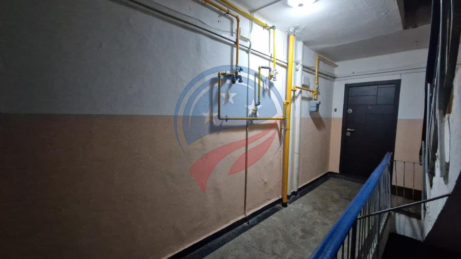 APARTAMENT 2 CAMERE DECOMANDAT, DROBETA TURNU SEVERIN , ZONA CRIHALA, ETAJ 3 / 4