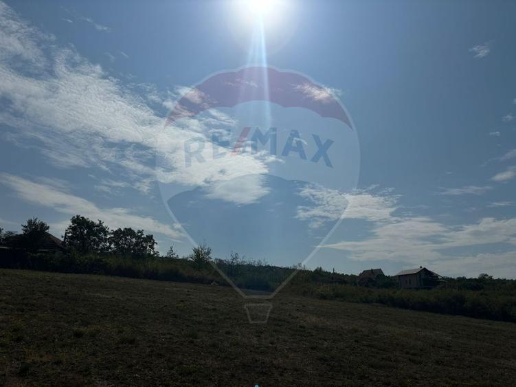 Teren de Vânzare, Intravilan, 5511 mp, în Zona de Dealuri cu Panoramă