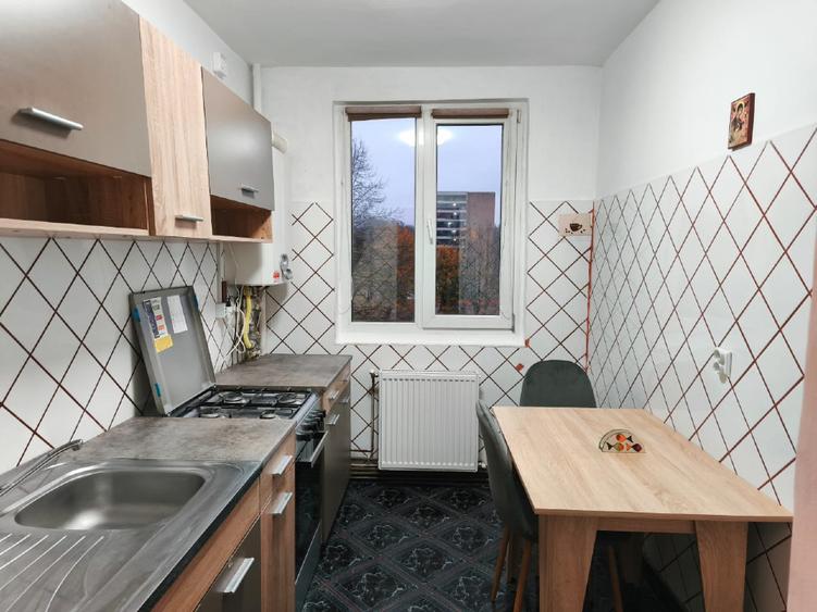 Apartament 2 camere de vânzare în Reșița, Govandari, preț 59.000 € negociabil