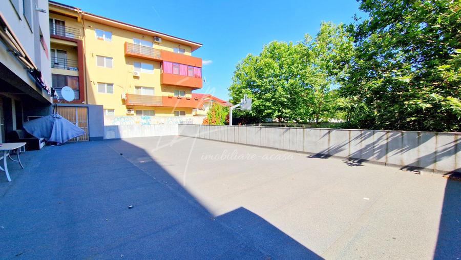 Apartament cu 5 camere-239 mp.+ terasa 358 mp. Prelungirea Ghencea 281- parter