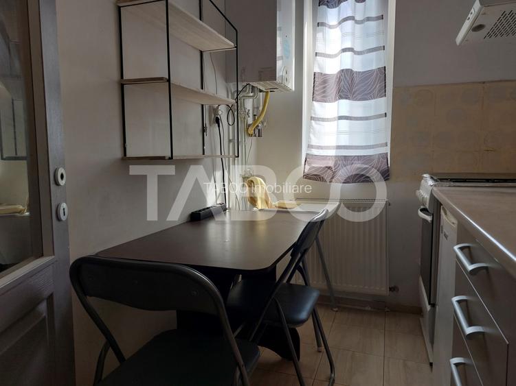 Garsoniera decomandata 26 mp etaj 2 geam la baie Str Frunzei Sibiu - 5