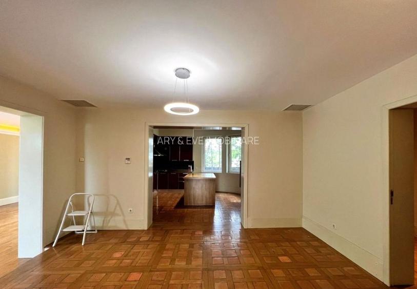 Oază urbană în Pipera: Vila de 360 mp care redefinește luxul familial - 5